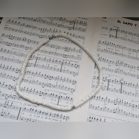 Jewelry - Elegant White Beaded Necklace